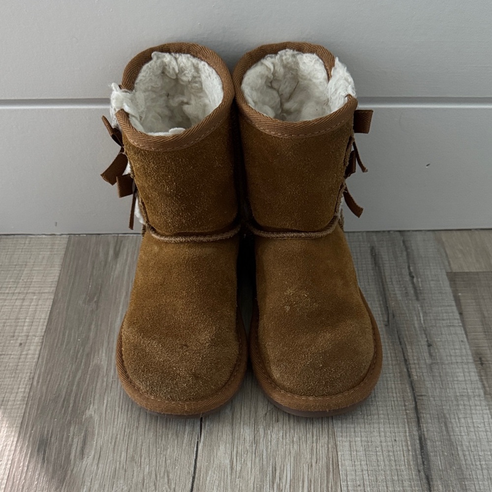 Koolaburra by UGG - Toddler size 8